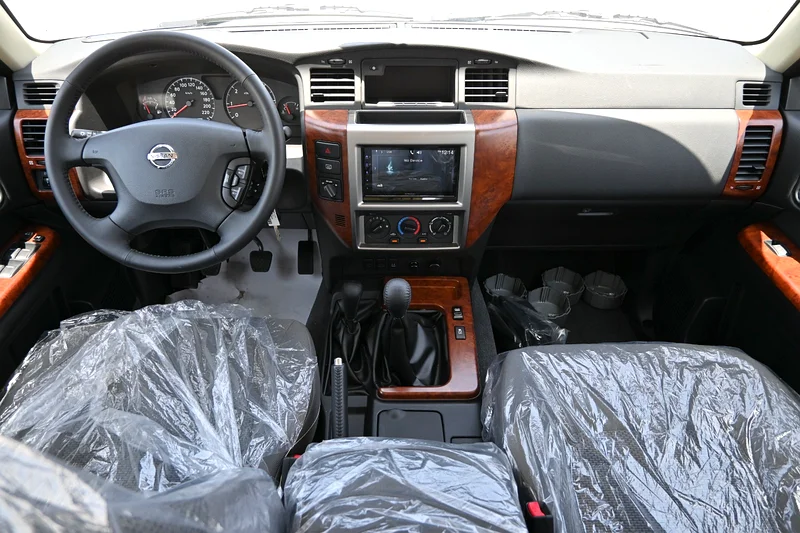 Nissan Patrol Safari 4.8L M/T 4WD63148163633281113