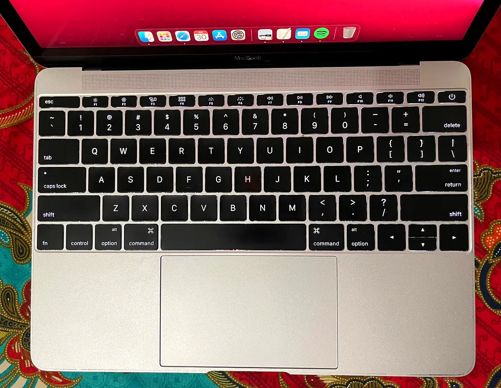 Sleek Apple MacBook 12 - Perfect for Work  Play!63256077521795114