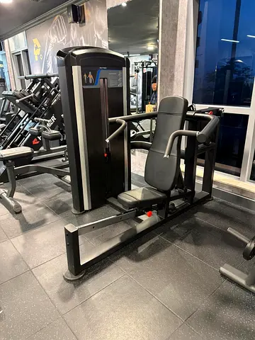 Next fitness , Mult press ( shoulder press , incline press , chest press ) - AED 4500