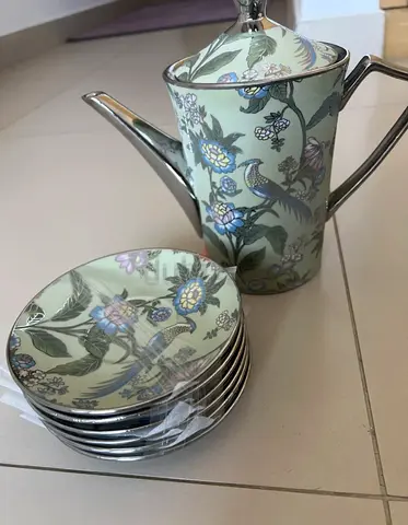 Classic tea set in original boxing