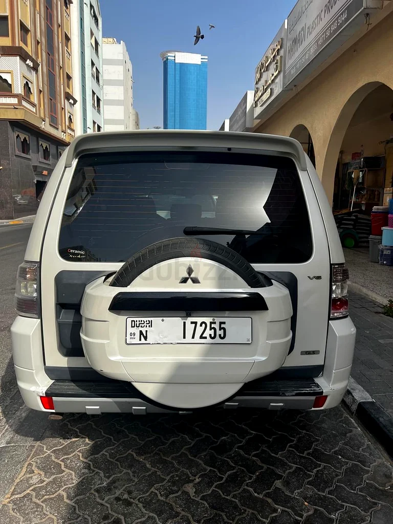 “2013 Mitsubishi Pajero 2.5L GLX | GCC Specs | 7-Seater SUV | Well-Maintained”
 “Mitsubishi Pajer63152749694083111