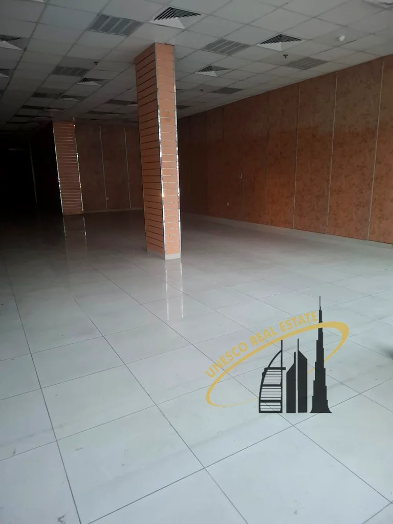 "Spacious Shop for rent in Al Muteena, Prime Location in Deira, Dubai"62935673443331119