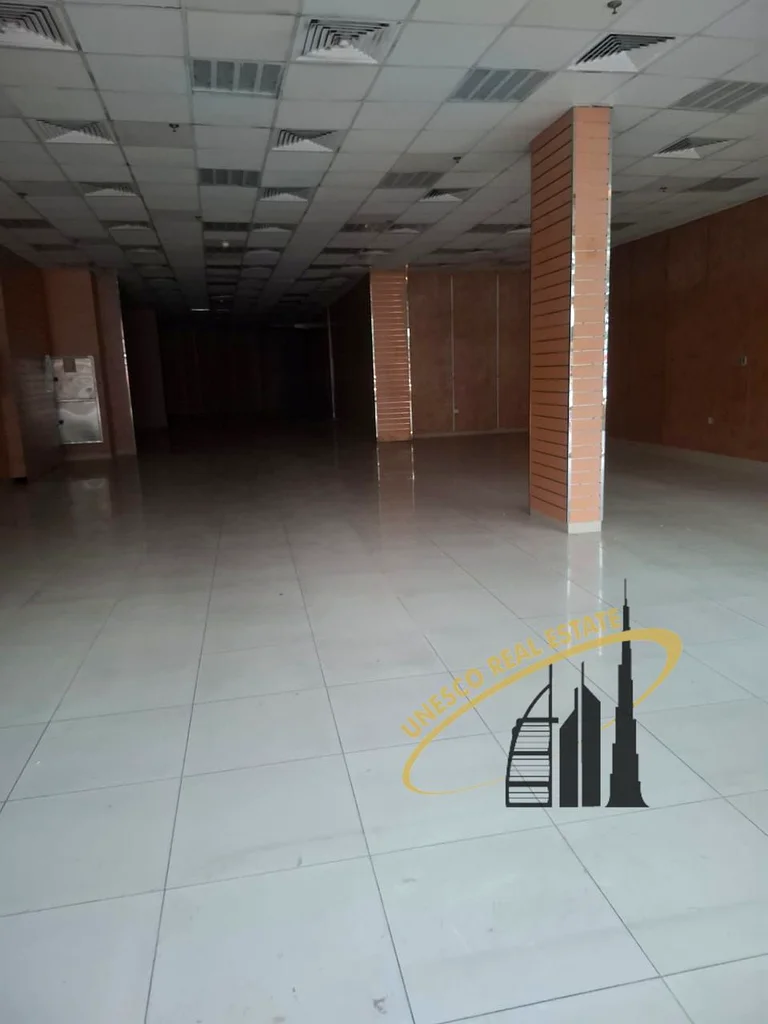 "Spacious Shop for rent in Al Muteena, Prime Location in Deira, Dubai"62935673443331112