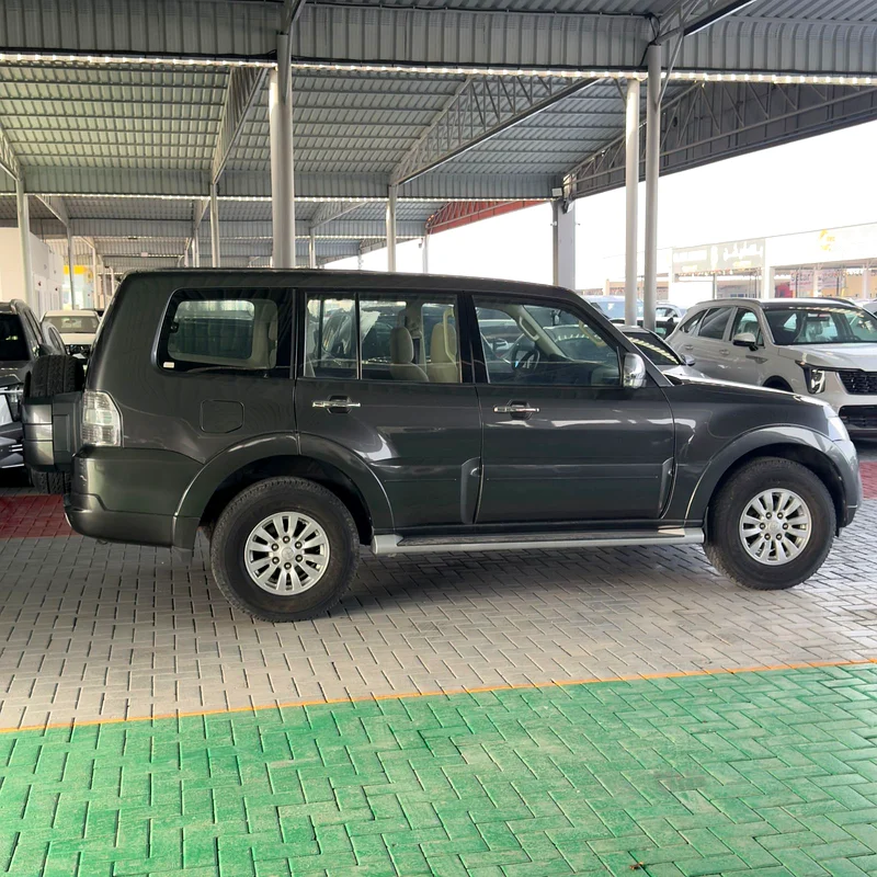 For sale Mitsubishi Pajero Gulf in excellent condition62863730393857111