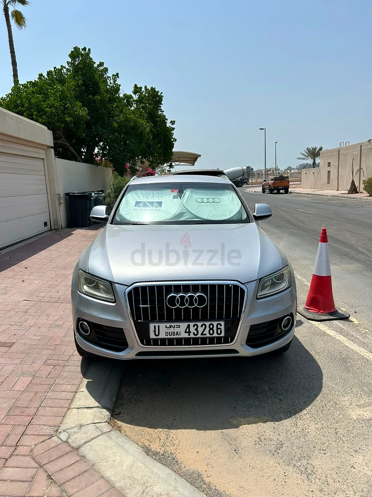 2015 Silver Q5 in pristine condition, to sell63167091099778111