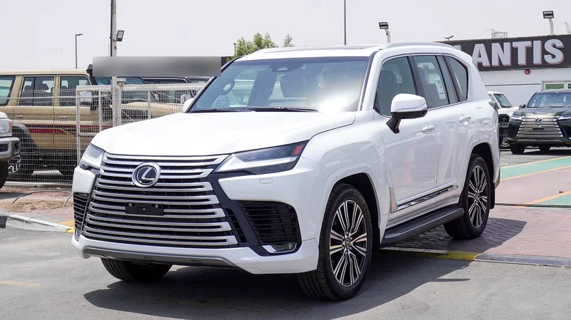 لكزس LX600 موديل السيغنتشر 2025 بدون نظام مارك ليفينسون الأبيض/الأحمر63149581140354111