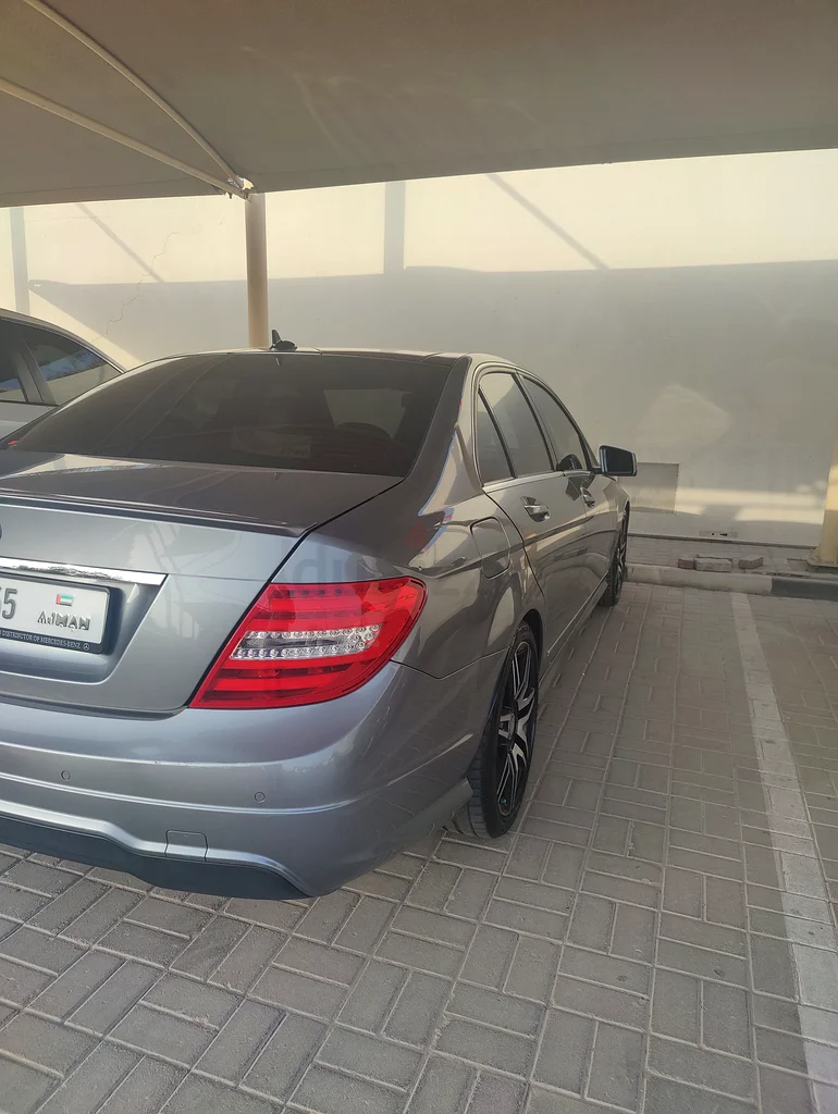 C200 AMG+ مُحافظ عليه جيدًا مع سجل الصيانة للبيع العاجل بسبب الانتقال.63145339434753114