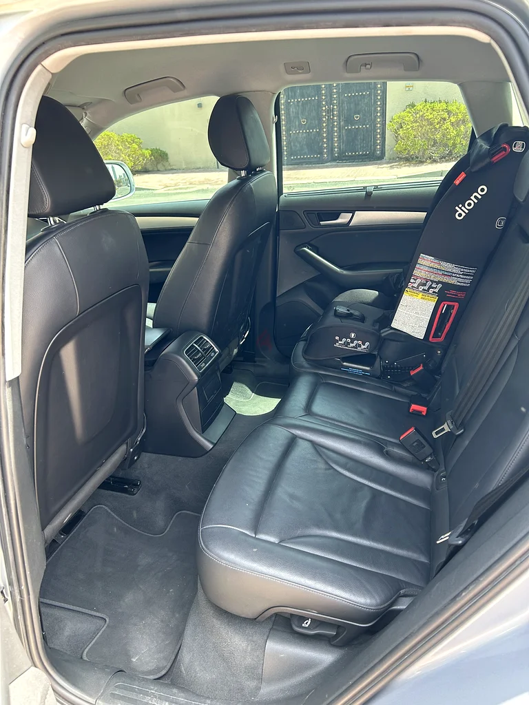 2015 Silver Q5 in pristine condition, to sell63167091099778114