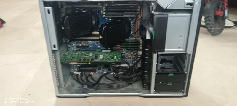 محطة عمل HP Z820 - أداء موثوق للمحترفين63255000205570112