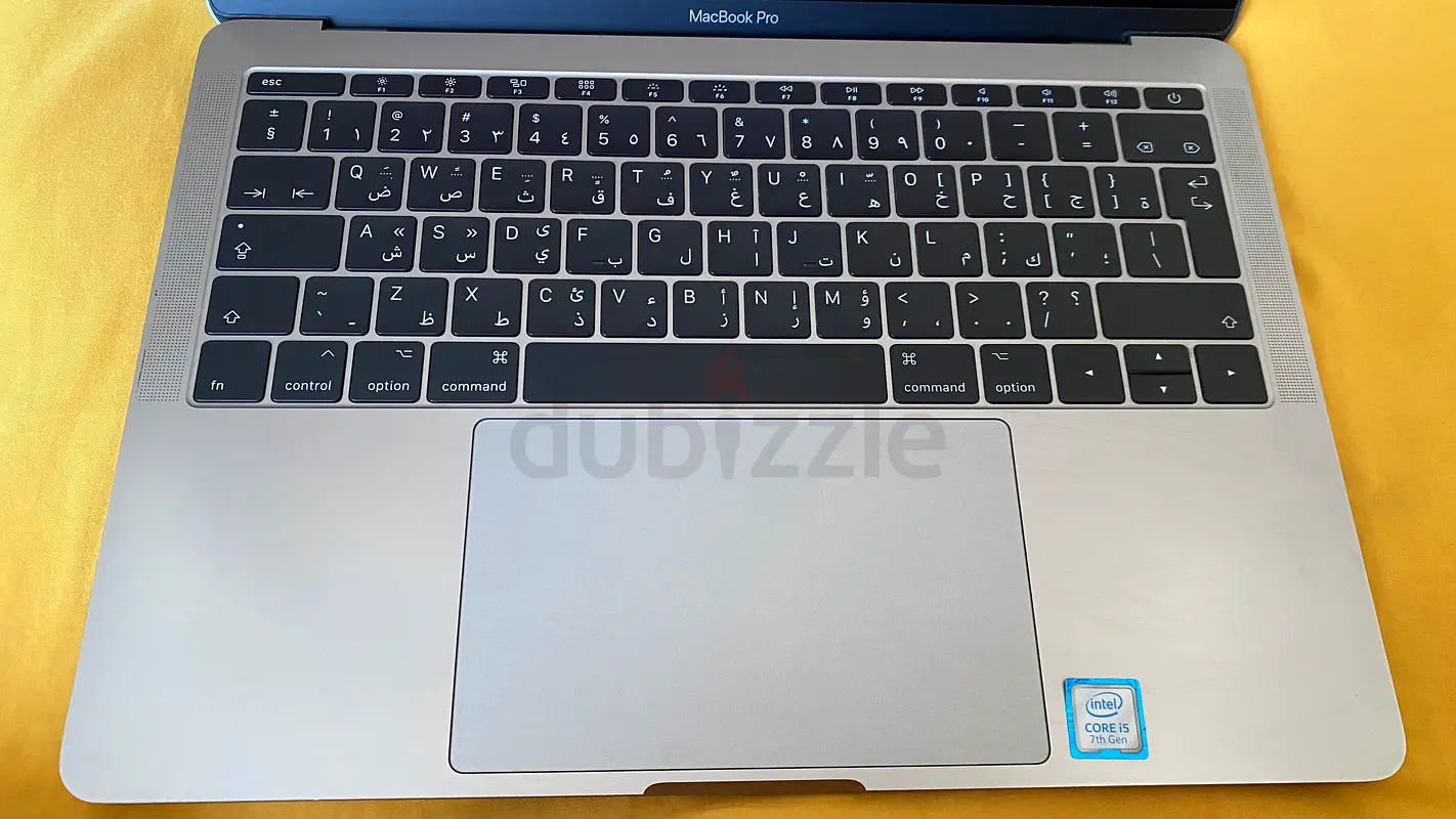 MacBook Pro 2017 i5 7th gen63255533944834112