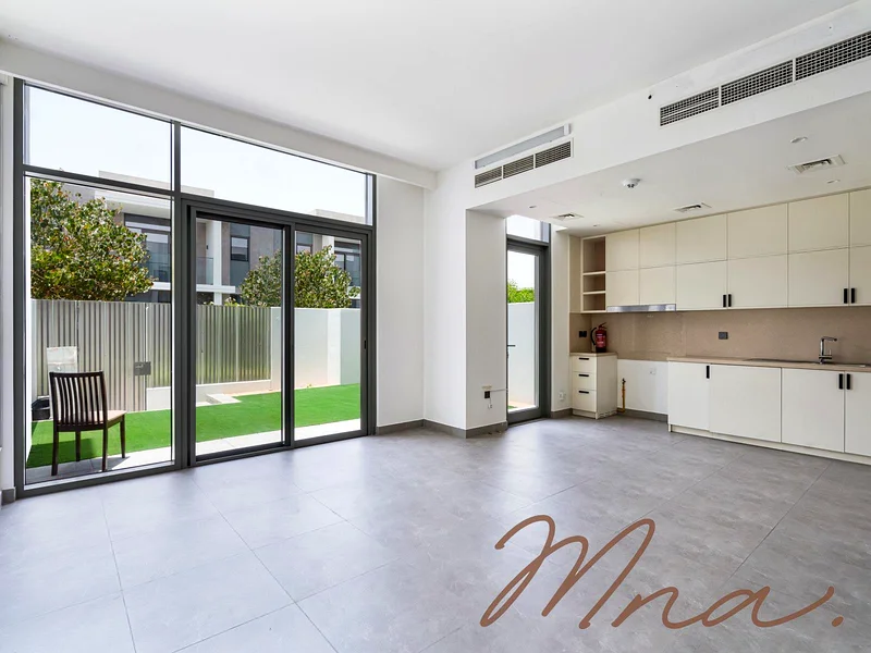 Vacant Now | Single Row | Amazing Location629346875531531120