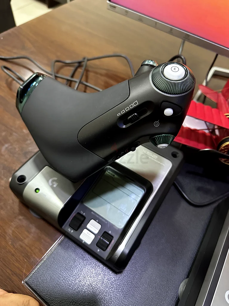 نظام تحكم الطيران Logitech G Saitek X52، جهاز تحكم ومحاكي عصا التحكم، شاشة عرض LCD، مزدوج63204866932866111