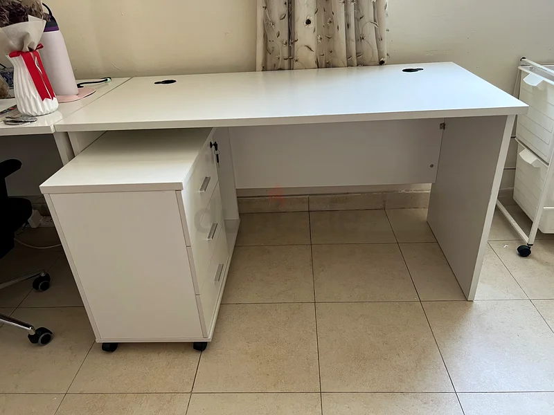 Modern White Study Desk with Drawer63179384990081112