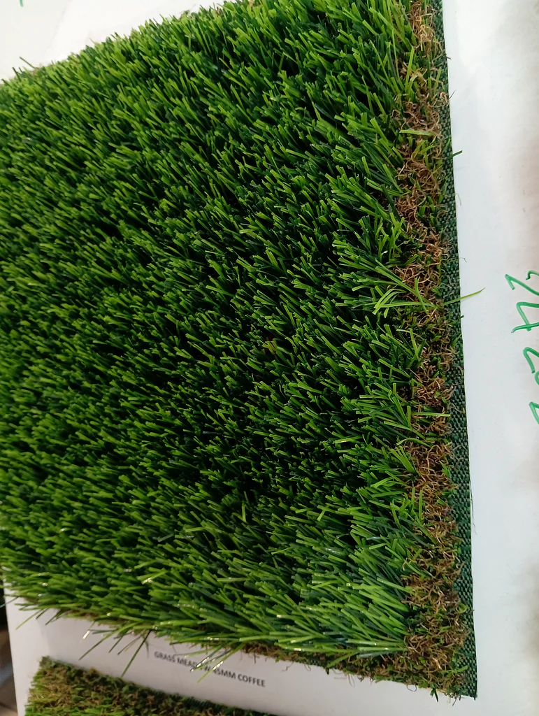 Lush Green Artificial Grass for Sale - Perfect for Gardens or Balconies!63216838014595111