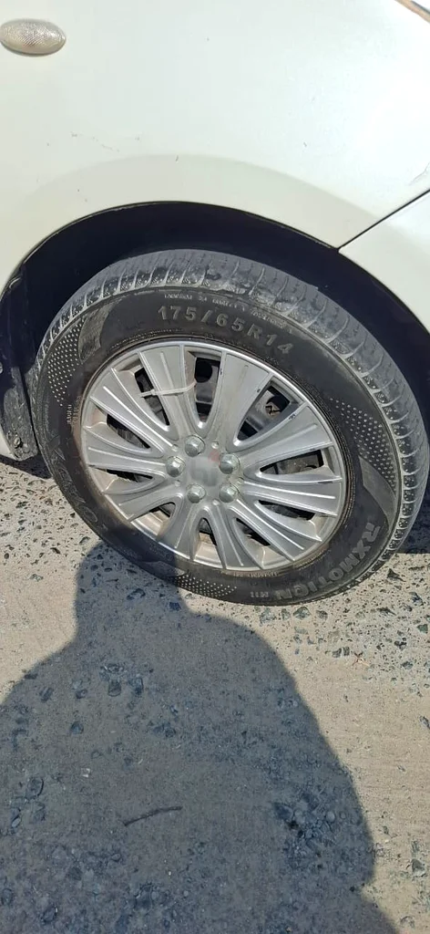 تويوتا ياريس بحالة جيدة63147210043137112
