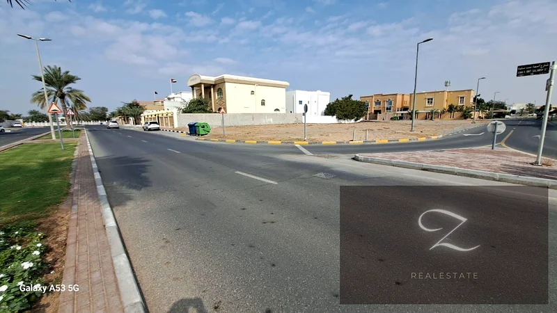 أرض سكنية للبيع في الشارقة / العجوز، قرب الشارع الرئيسي وطريق المطار وطريق الشيخ محمد بن زايد63194075227650112