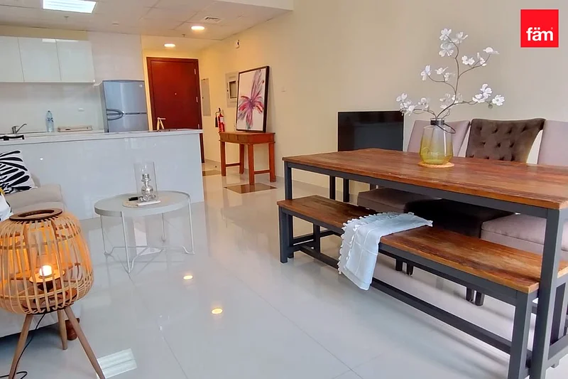 Luxury amenities | Furnished | Corner Unit64039157525891114