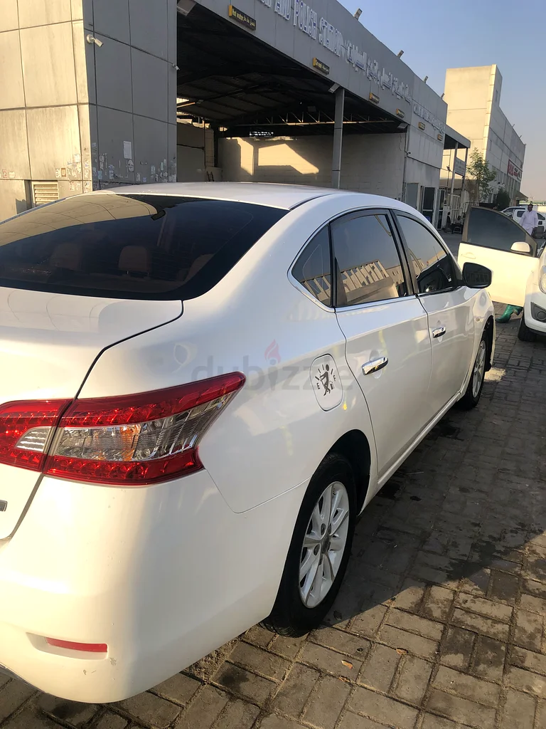 Nissan Sentra 2015 GCC, very clean | Nissan Sentra 2015, white, in pristine condition63148165777793111