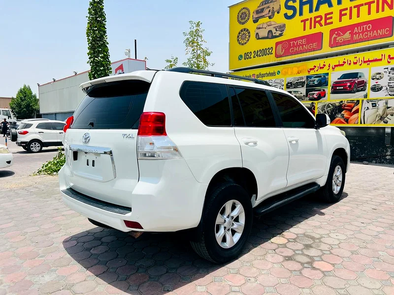 Toyota Prado // Gcc space // Cylinder 4 // down tire // Model 2011 // Good conditions63165695688707114