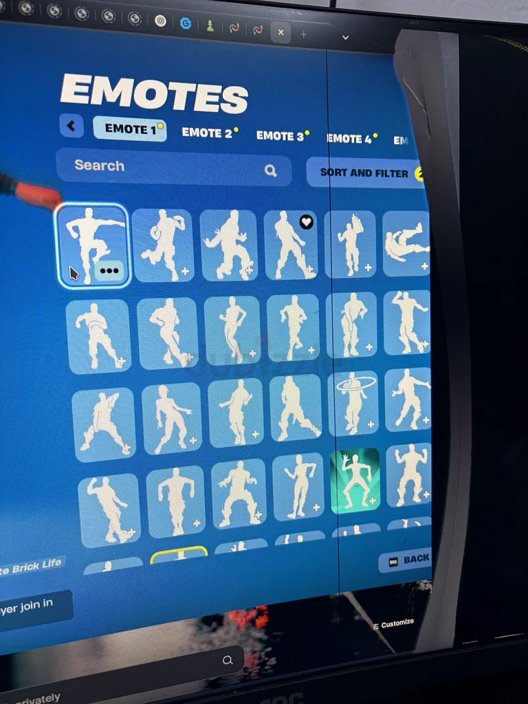 For more pictures, text me Fortnite OG S3 120+ Skins Account | Rare Emotes63228311443075112