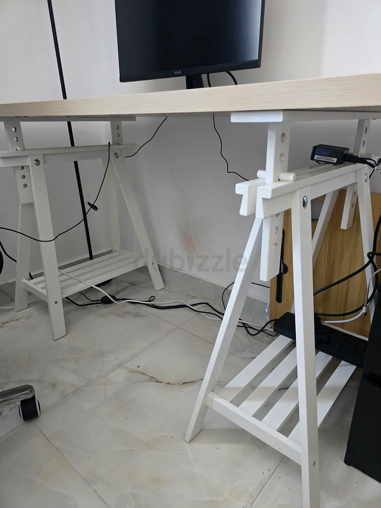 Ikea desk for Sale63220327867265112