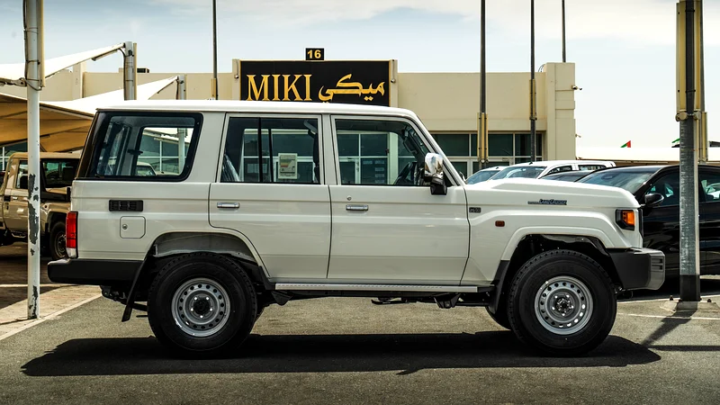 LC 76 | سقف صلب | خيار أساسي | 2.8 لتر | V4 | ديزل | يدوي (5 أبواب) 202563177100433282114