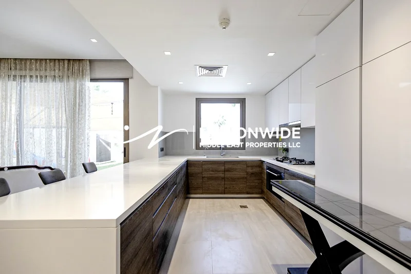 Vacant Now | Chic 4BR | Single Row |Serene Living63173135185667113