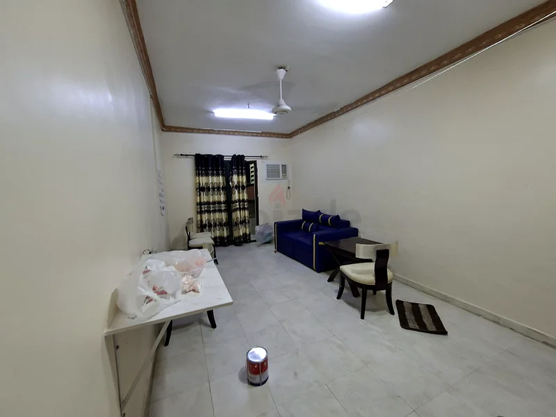 Single bedroom with furniture63143496286211112