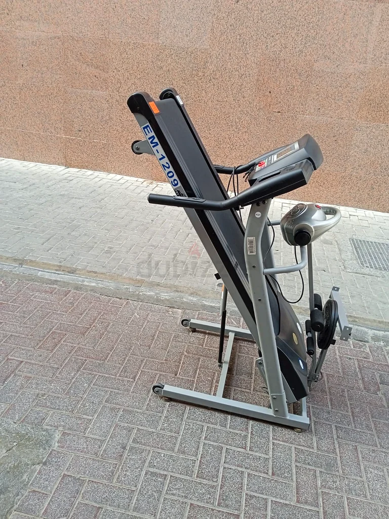 Skyland treadmill 3 in 163242691998210111