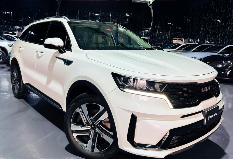 Kia Sorento DLX FWD – Model 2022 | GCC Specs | Main Dealer Warranty Until August 2027 or 150,000 KM63177575910531111
