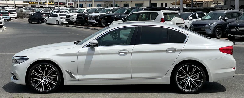 2018  -  BMW 530i  -  4.5 GRADE IMMACULATE CONDITION  -  BEIGE INTERIOR63160158664835112