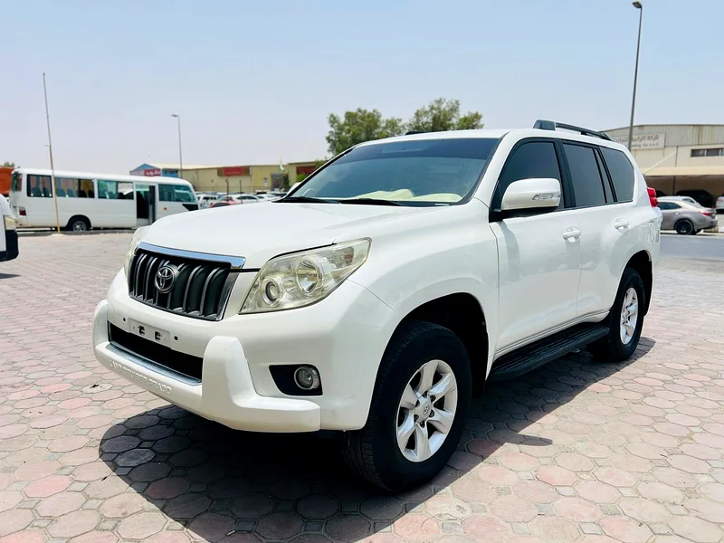 Toyota Prado // Gcc space // Cylinder 4 // down tire // Model 2011 // Good conditions631656956887071128