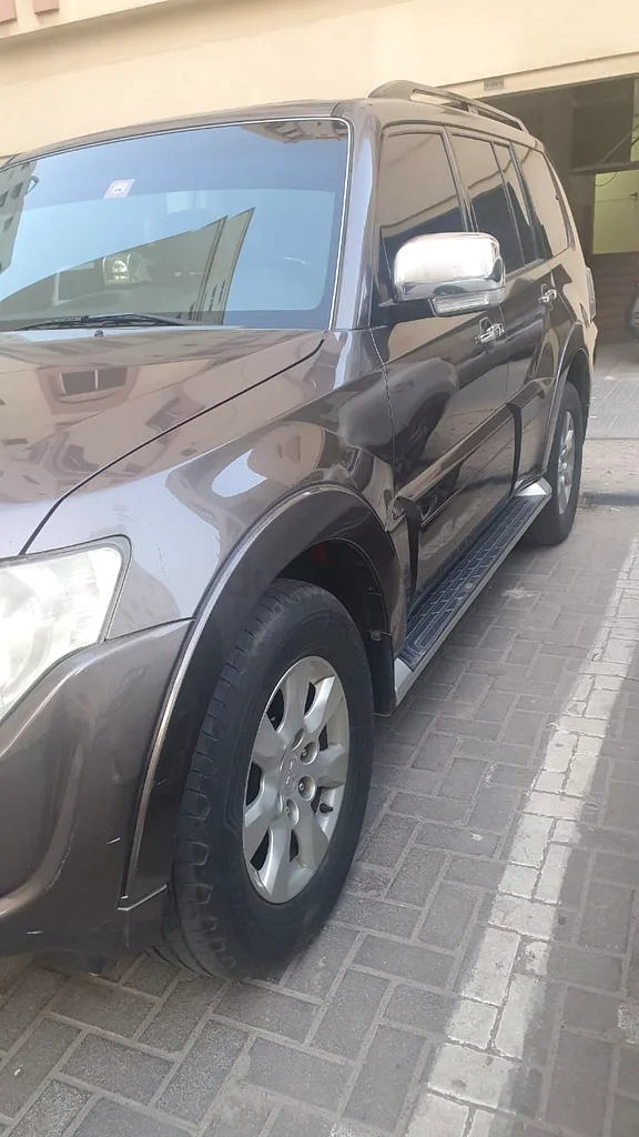 Mitsubishi Pajero 13 Quartz Brown color, Al Habtoor Agency Serviced with Black Leather Upholstery63152749747331112