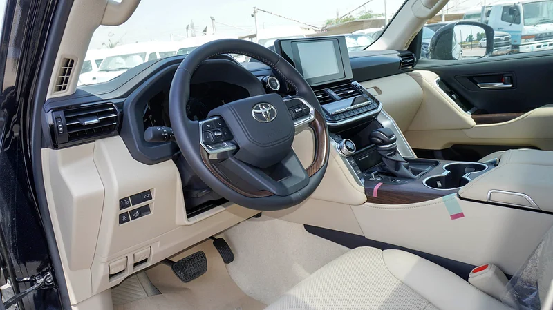 2025 TOYOTA LAND CRUISER GXR 4.0L PETROL FULL OPTION63158340606338114
