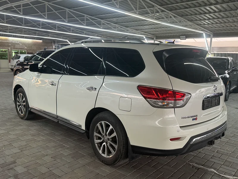 2015 Nissan Pathfinder Platinum Full Option Panorama SL Complete Specifications and in Good Condition62933685305729113