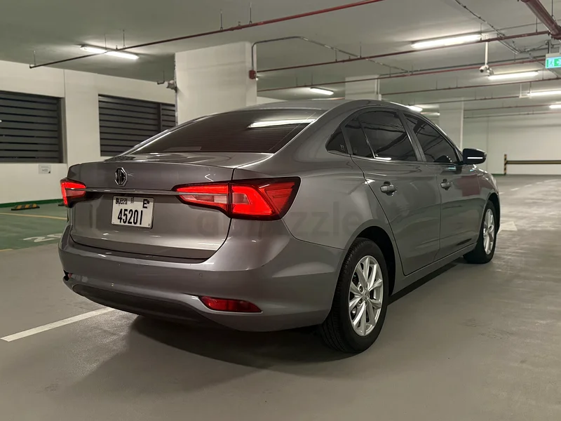 LIKE NEW! 2020 MG 5 Luxury with screen62931649643266113