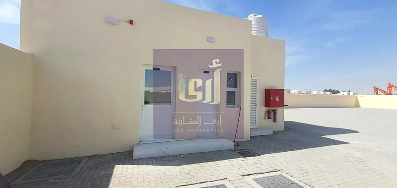 صفقة ساخنة لموقع صناعي ذي قوة عالية 10000 قدم مربع، طاقة 100 كيلو فولت، الإيجار فقط 120000 سنويًا مع مكاتب، نظيف ومنظم62933687391489111