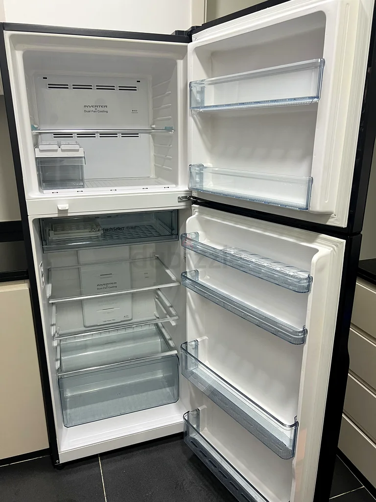 Hitachi Black Top Mount Refrigerator For Sale | 440 Litters63168521193474112