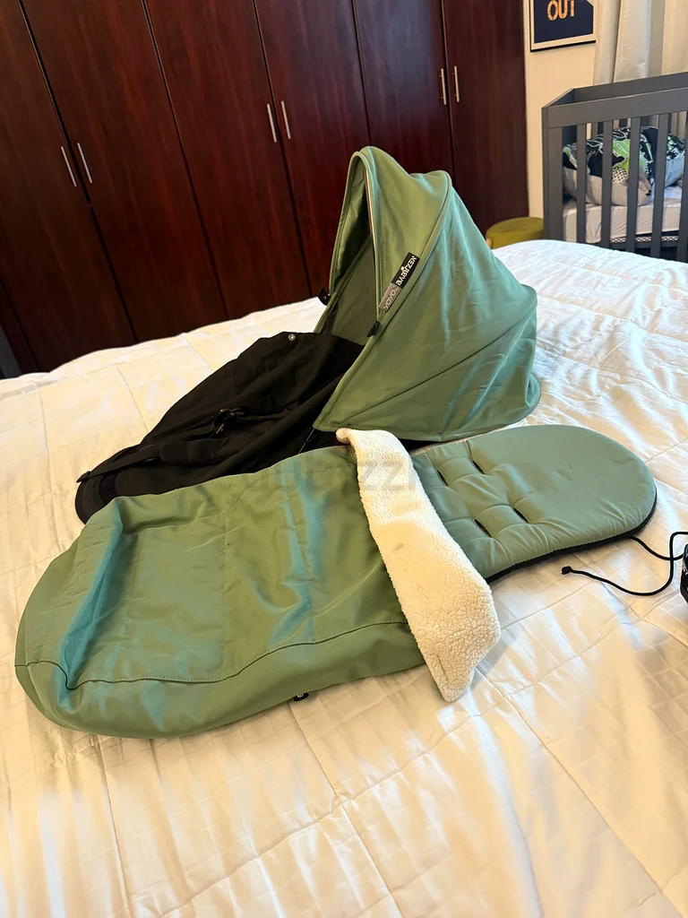 “Babyzen YOYO Accessories Set – Newborn Pack, Footmuff  Canopy in Excellent Condition”63198138920579111