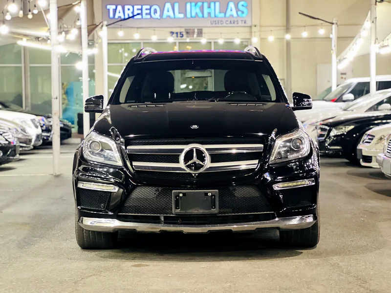 GL550_Year 2013_KMs 91000_japanese specs_7seater_V8_family car_No accident63147212133890111