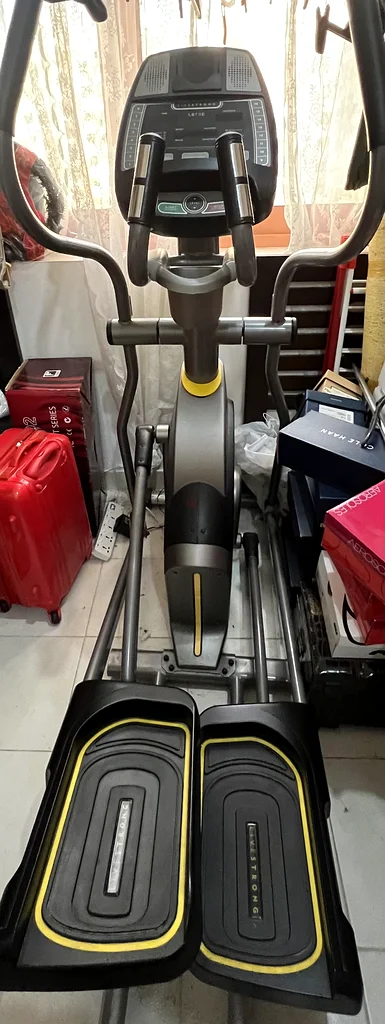 جهاز الجري Livestrong الطراز 7.9T  
الجهاز البيضاوي الطراز 7.9E63242692017922112