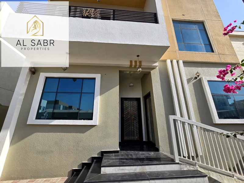 🏡 فيلا فسيحة مكونة من 5 غرف نوم للإيجار في الياسمين، عجمان | 3,200 قدم مربع | 95,000 درهم/سنة | 4 شيكات63304670030465111