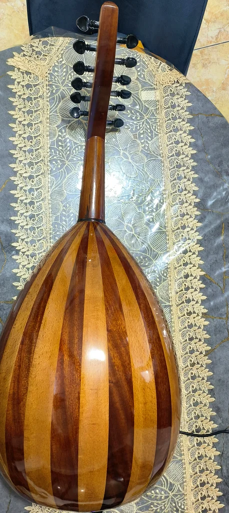عود بحريني جميل - بحالة ممتازة!63206384493057111