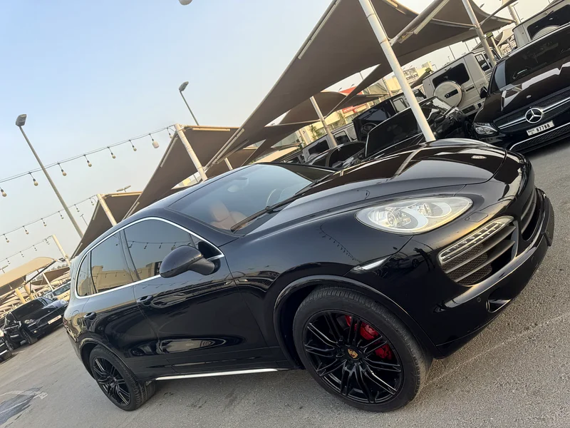 Porsche Cayenne63150947666434112