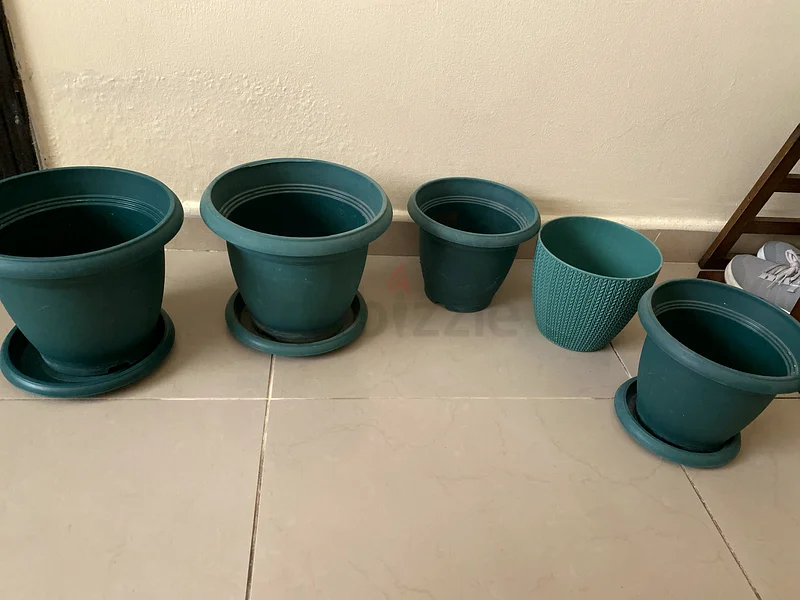 5 Garden plastic Pots – Durable  Lightweight – AED 75 (Full Set)63220322610691111