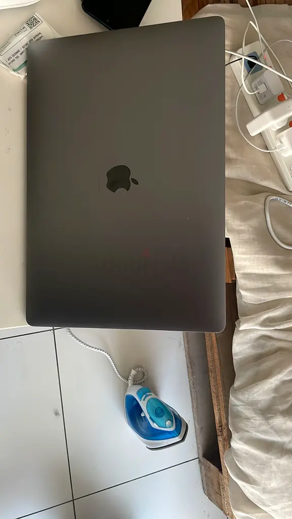 MacBook Pro 201863256604015233112