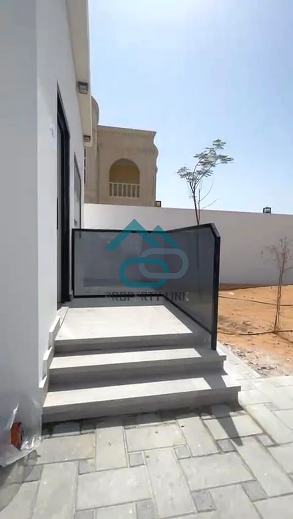 BRAND NEW ONE BEDROOM HALLnear lolo62935672219650111