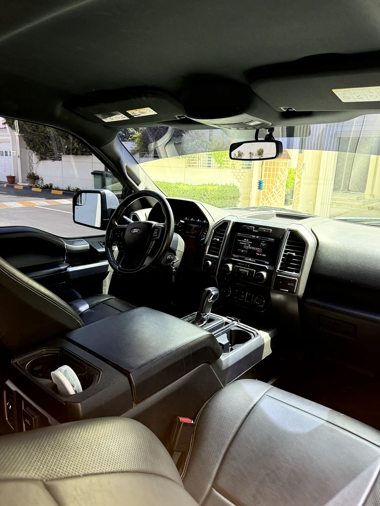 URGENT SALE | NO MAJOR ACCIDENT | 2015 F-150 (Raptor kit)63150948494851113