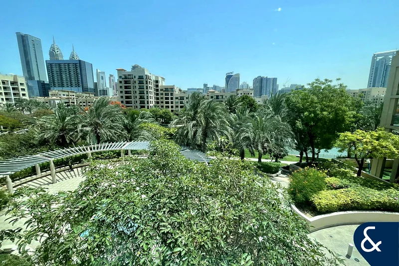 غرفة نوم واحدة كبيرة | مؤثثة بالكامل | طابق منخفض63292805015682114