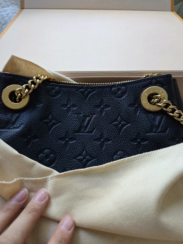 Luxurious Louis Vuitton Handbag - Limited Edition63240641964417111